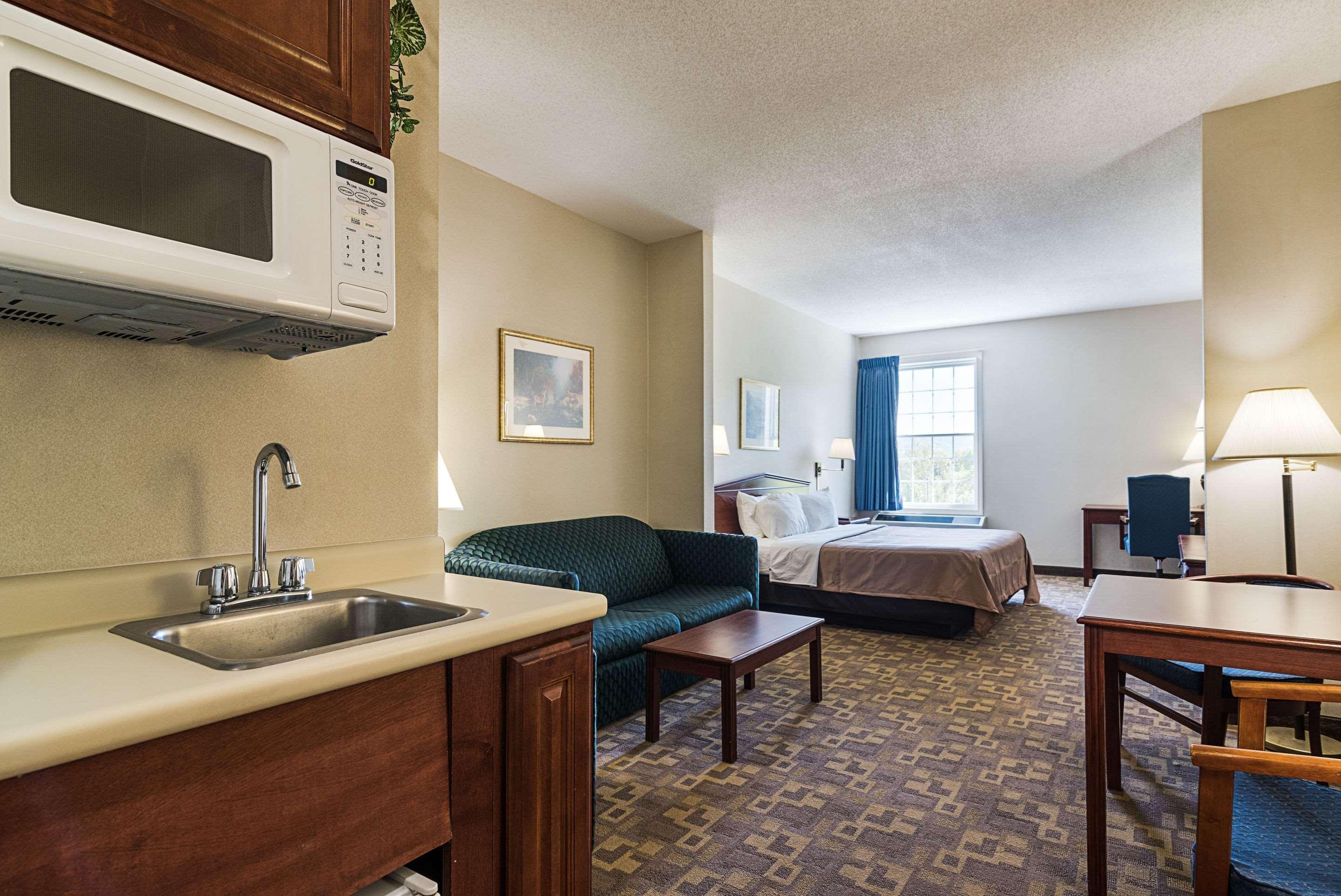 Quality Inn & Suites Schoharie Near Howe Caverns Exterior photo